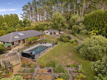 1096 Egmont Road, Egmont Village, New Plymouth