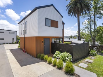 1/48 Salisbury Road, Birkdale, Auckland