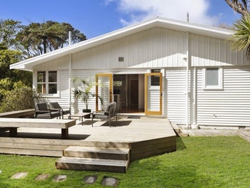 44 Homewood Crescent, Karori, Wellington