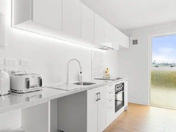 4/12 Cruickshank Crescent, Meadowbank, Auckland