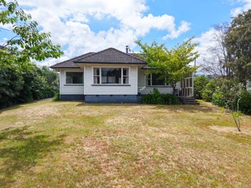 5 Mere Road, Taupo