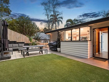 50 Topliss Drive, Northcross, Auckland