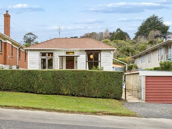 8 Kellas Street, Macandrew Bay, Dunedin