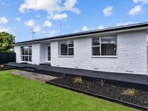 16 Rhonda Avenue, Deanwell, Hamilton