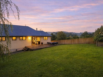 37 Burgess Street, Green Island, Dunedin