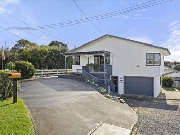 34 Main Road, Raglan, Raglan