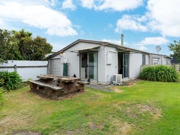 33 Kiharoa Street, Otaki Beach, Otaki