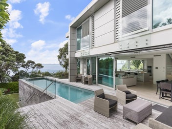 11 Bournemouth Terrace, Murrays Bay, Auckland