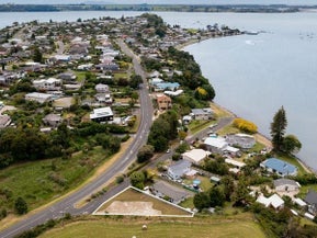 2 Beach Grove, Omokoroa