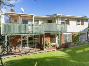 10 Hilling Street, Titirangi, Auckland