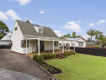 2/9 Wharf Road, Te Atatū Peninsula, Auckland