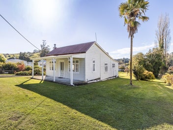 16 Feltham Street, Hunterville, Hunterville