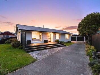 12 Thompsons Road, Belfast, Christchurch