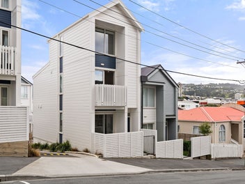2/30 Pirie Street, Mount Victoria, Wellington