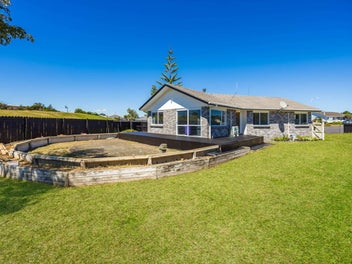 15 Advocate Place, Randwick Park, Auckland