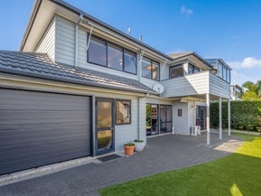 2/19 Devon Road, Bucklands Beach, Auckland