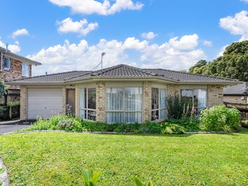 27A James Laurie Street, Henderson, Auckland