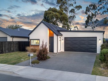 13 John Raven Lane, Woodend, Woodend