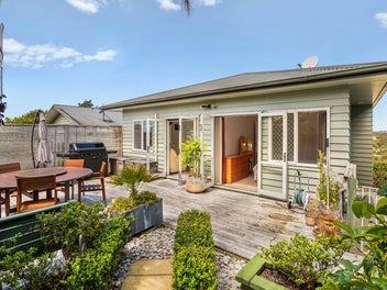 2/61 The Avenue, Albany, Auckland