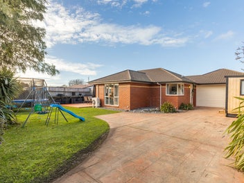 260E Breezes Road, Aranui, Christchurch