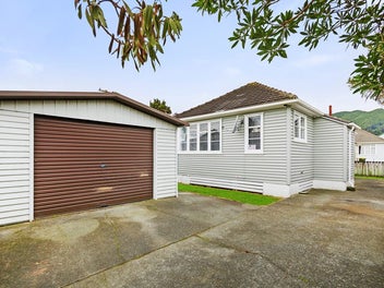 1/1 STRAND CRESCENT, NAENAE, LOWER HUTT