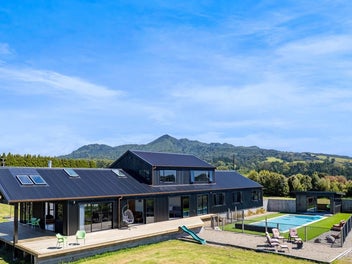 323 Koru Road, Koru, New Plymouth