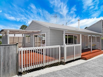 3 Regency Place, Sunnynook, Auckland