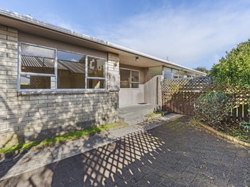 2/50 Paynters Avenue, Strandon, New Plymouth