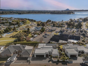 8 Lorrigan Way, Welcome Bay, Tauranga