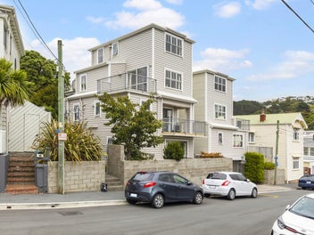 8J Finlay Terrace, Mount Cook, Wellington