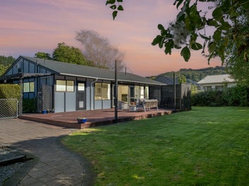 39A Gemstone Drive, Birchville, Upper Hutt