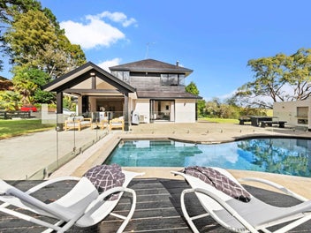 385 Whitford Park Road, Manurewa