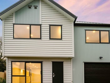 4/33 Buscomb Avenue, Henderson, Auckland