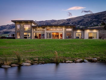 2 Miharo Lane, Queensberry