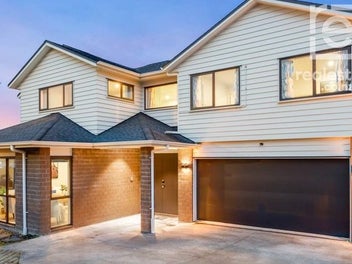 39 Bordeaux Parade, Te Atatu South, Auckland