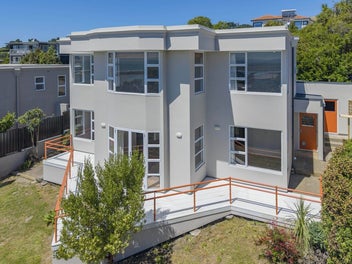 2/5A Madeley Road, Mount Pleasant, Christchurch
