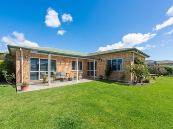 34 Lowry Place, Frimley, Hastings