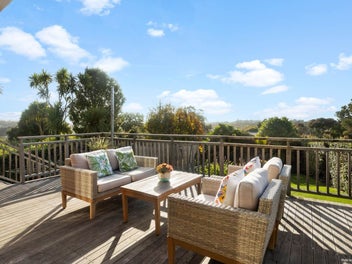 7 Highland Avenue, Titirangi, Auckland