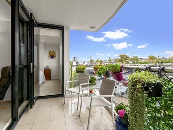 4H/175 Hurstmere Road, Takapuna, Auckland