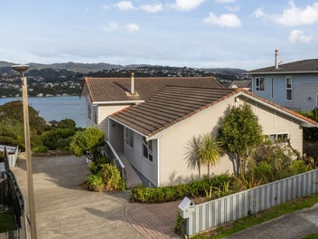 22 Bodmin Terrace, Camborne, Porirua