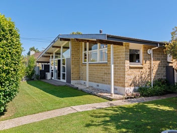 2 Collett Place, Riversdale, Blenheim