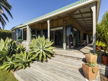 128 Wairau Road, Oakura