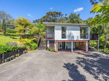 14 Eugen Place, Bayview, Auckland