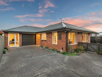 2/14 Middlepark Road, Sockburn, Christchurch