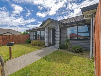 2 Angelina Way, Kelvin Grove, Palmerston North
