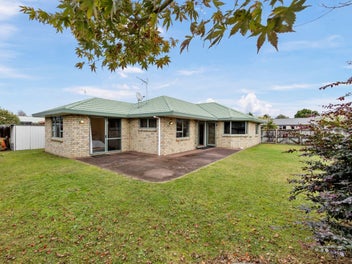 12 Greenough Place, Rototuna, Hamilton