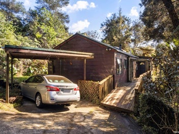 38 Napuka Road, Henderson Valley, Auckland