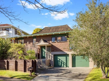 1 Peart View, Saint Johns, Auckland