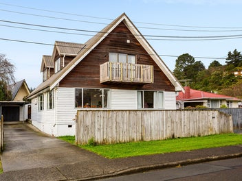 21 Mangaroa Hill Road, Maoribank, Upper Hutt