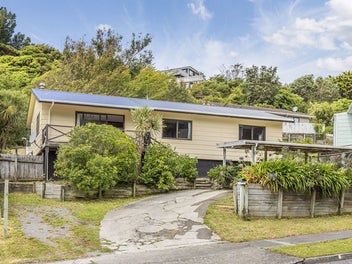 68 Omapere Street, Whitby, Porirua